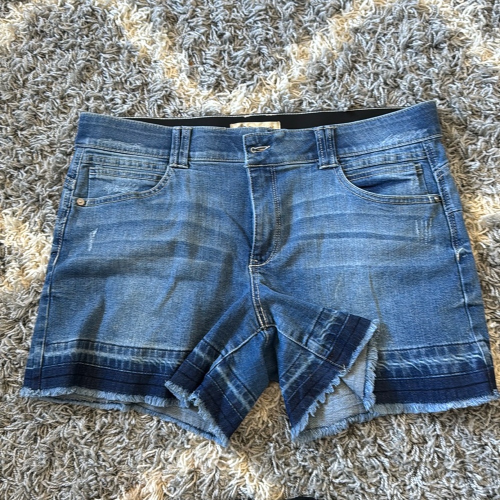 Democracy Jean shorts with tummy control